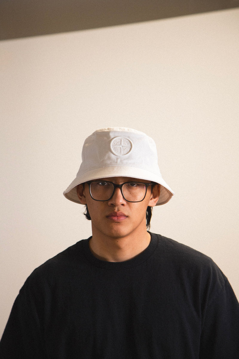 Compass-Appliqué Bucket Hat White