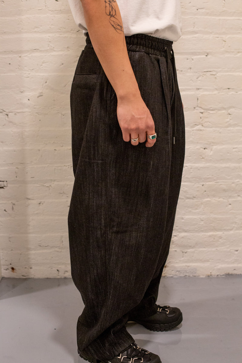 Dart Balloon Jeans Black