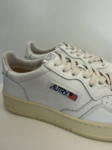Medalist Low Sneakers in White Leather