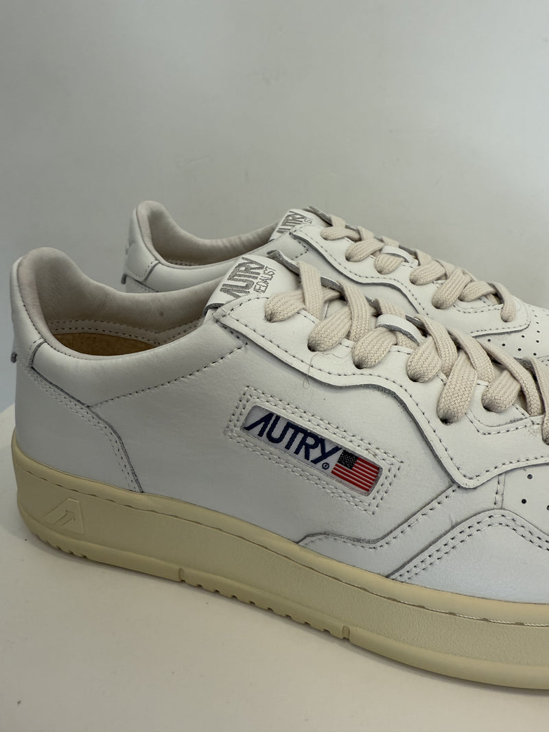 Medalist Low Sneakers in White Leather