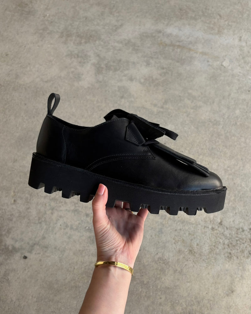 Desert Khan Black Smooth Leather