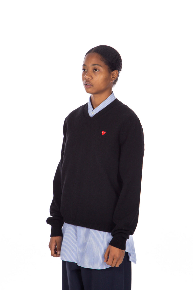 Knit Lambswool Little Heart V-Neck Black / Red